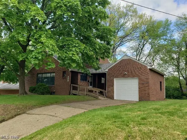 917 21st Ne Street, Canton, OH 44714