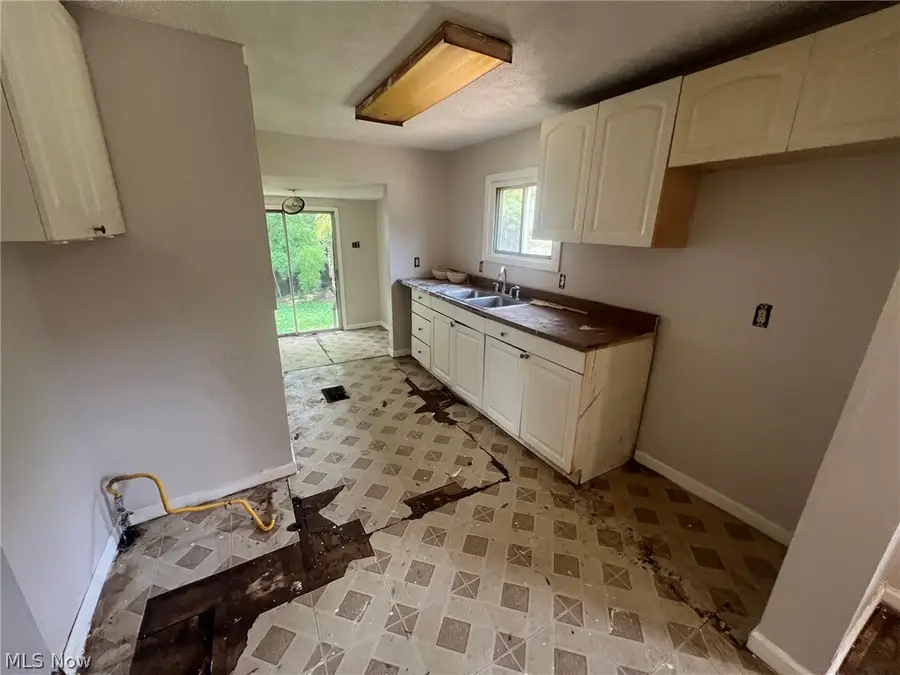 212 Pauline Avenue, Akron, OH 44312 - #3