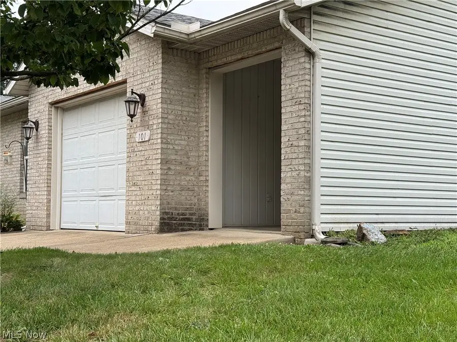 101 Brambly Hedge Drive, Millersburg, OH 44654 - #2