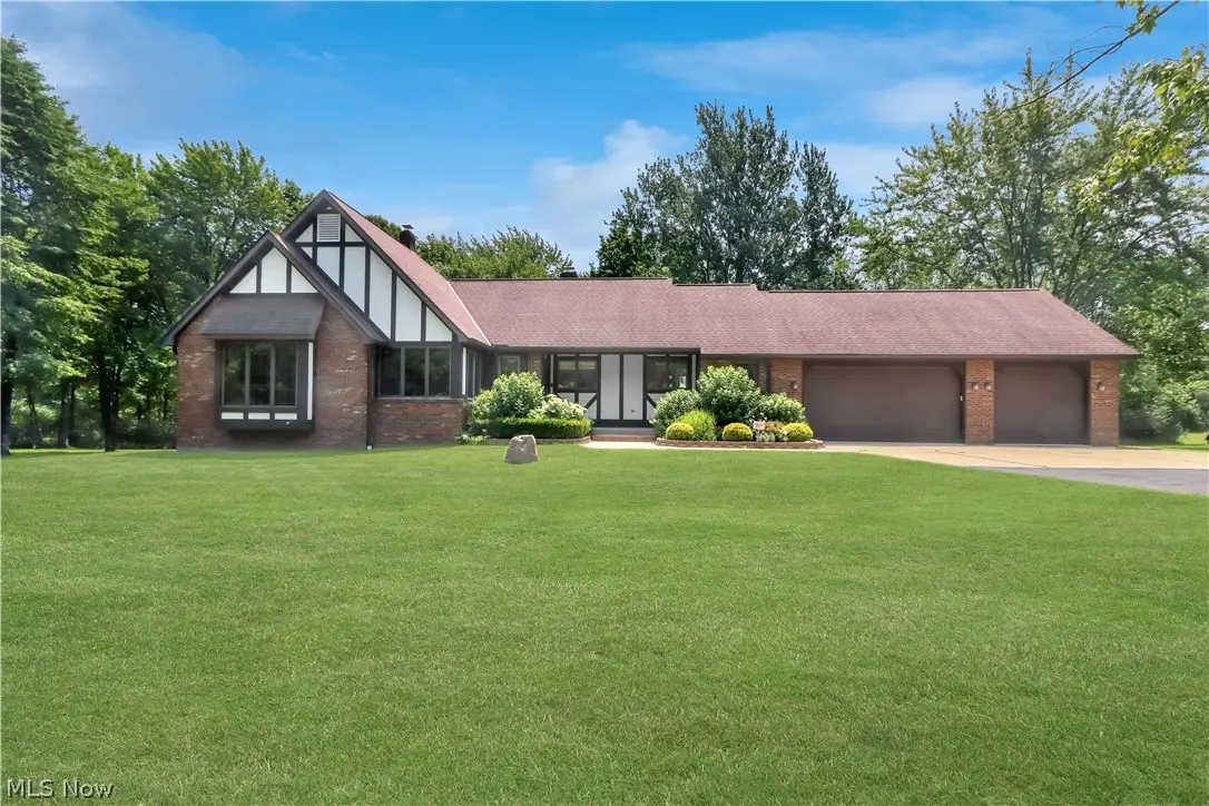 11785 Arbor Glen Drive, Chardon, OH 44024 - #1
