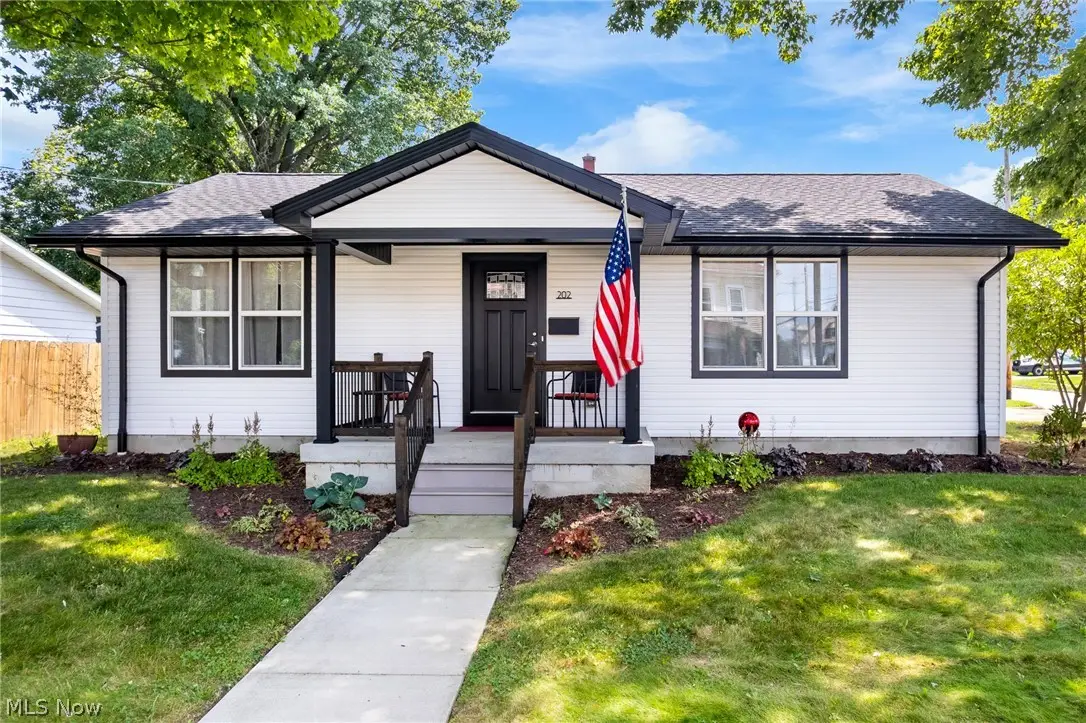 202 E Paradise Street, Orrville, OH 44667 - #1