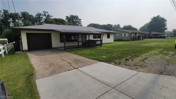 2309 Rockland Avenue, Belpre, OH 45714