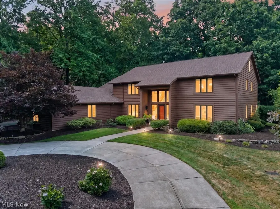 2571 Cedarwood Road, Pepper Pike, OH 44124 - #2