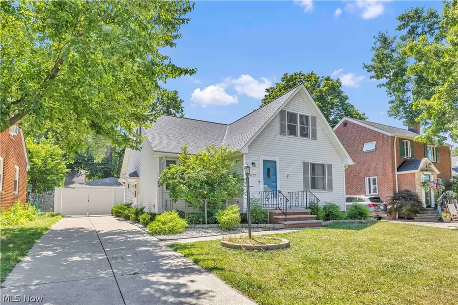 10077 Beaconsfield Drive, Parma Heights, OH 44130 - #2