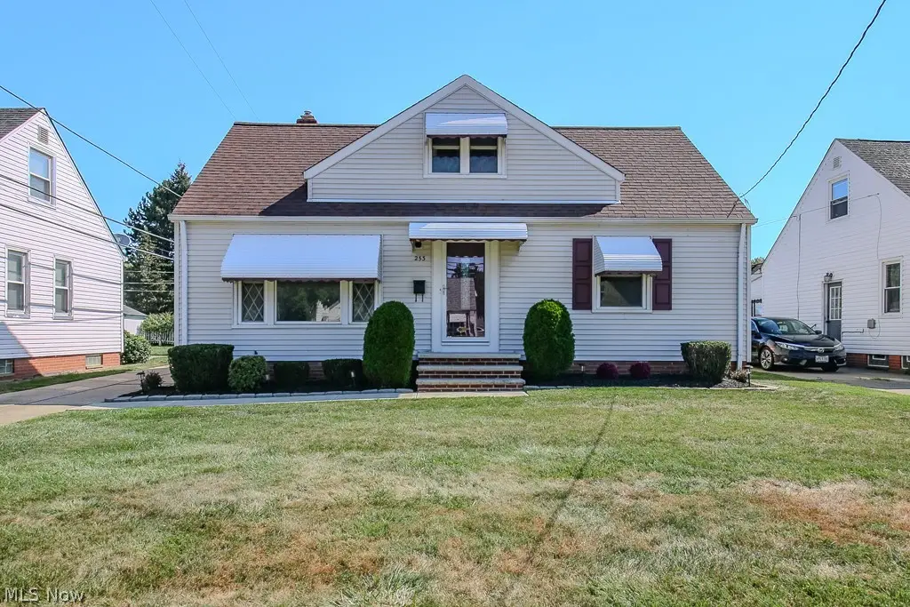 253 E 288th Street, Willowick, OH 44095 - #1