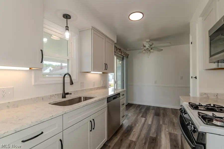 253 E 288th Street, Willowick, OH 44095 - #2