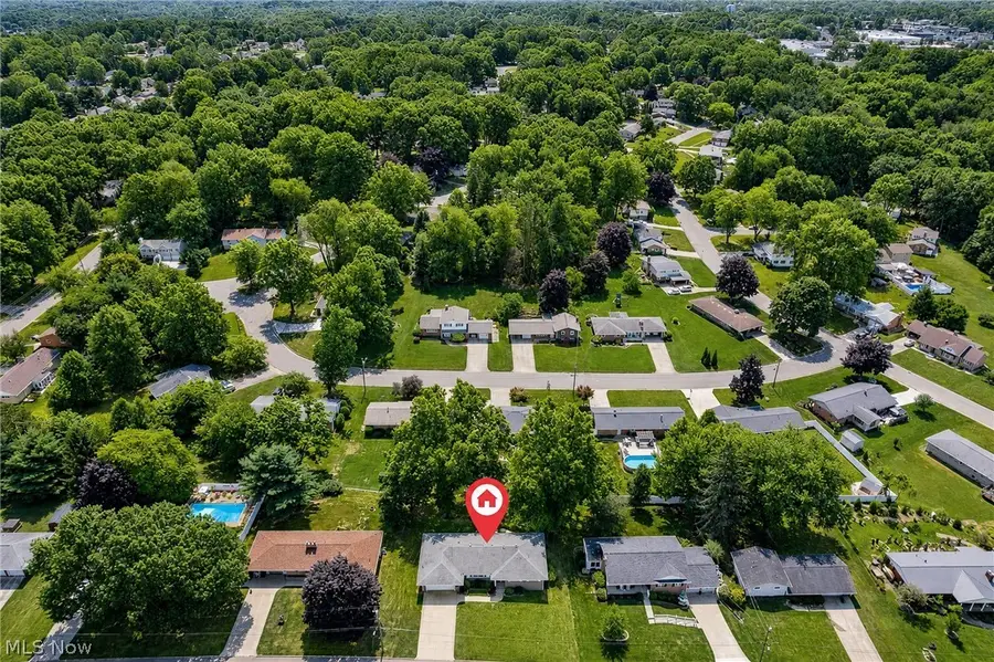 800 Woodview Ne Drive, Massillon, OH 44646 - #3