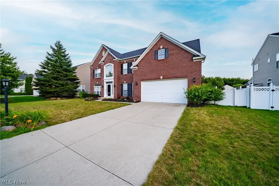 38691 Amberwood Drive, Avon, OH 44011 - #2