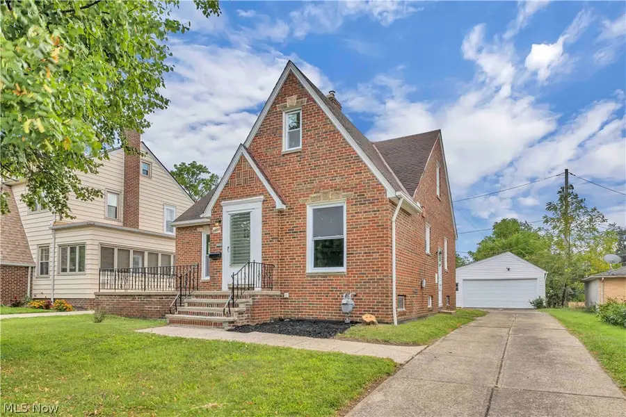 8401 Greenlawn Avenue, Parma, OH 44129 - #2