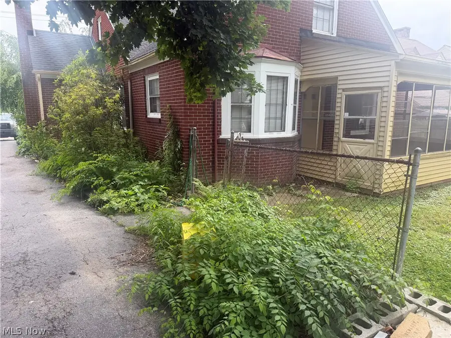 428 W Midlothian Boulevard, Youngstown, OH 44511 - #2