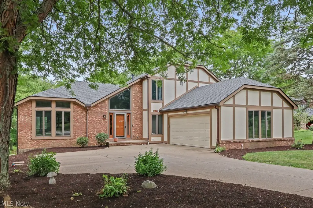 315 Valley Brook Oval, Hinckley, OH 44233 - #1