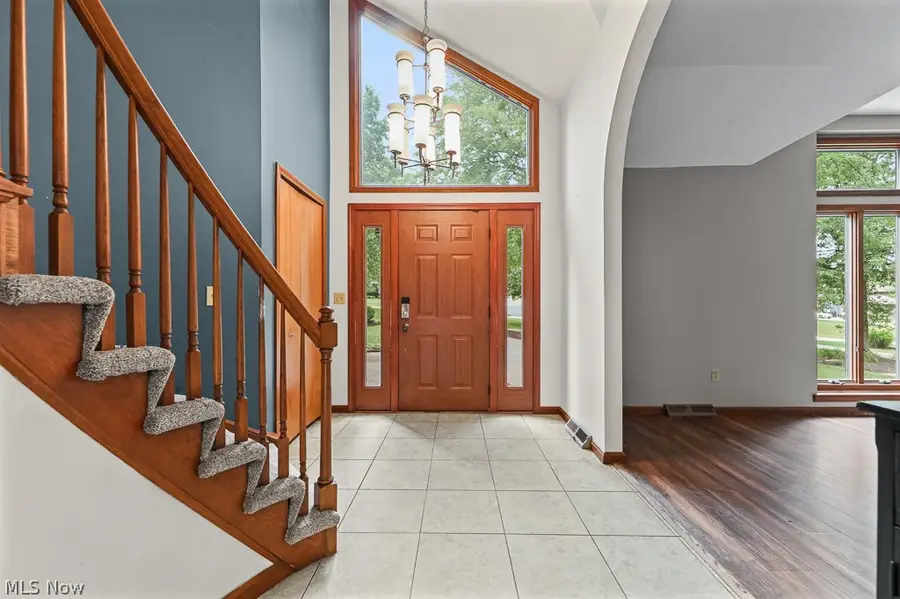 315 Valley Brook Oval, Hinckley, OH 44233 - #2