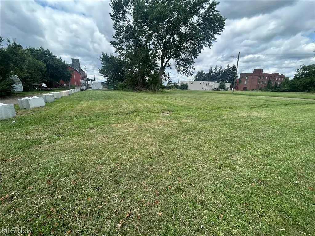Wells Sw Avenue, Canton, OH 44707 - #1