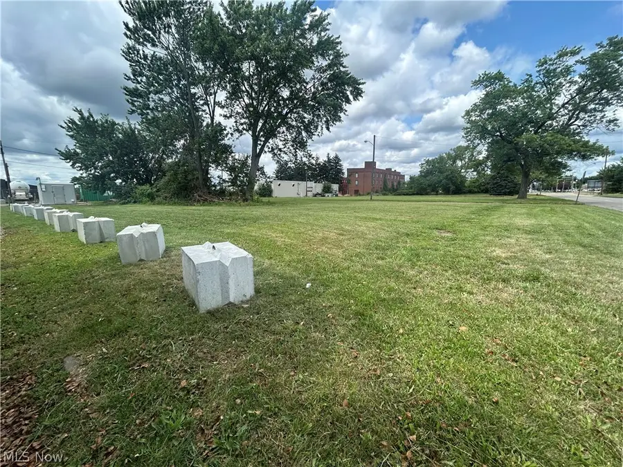 Wells Sw Avenue, Canton, OH 44707 - #2
