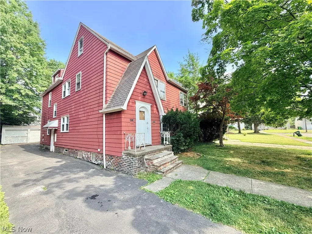 1537 Genesee Road, South Euclid, OH 44121 - #1