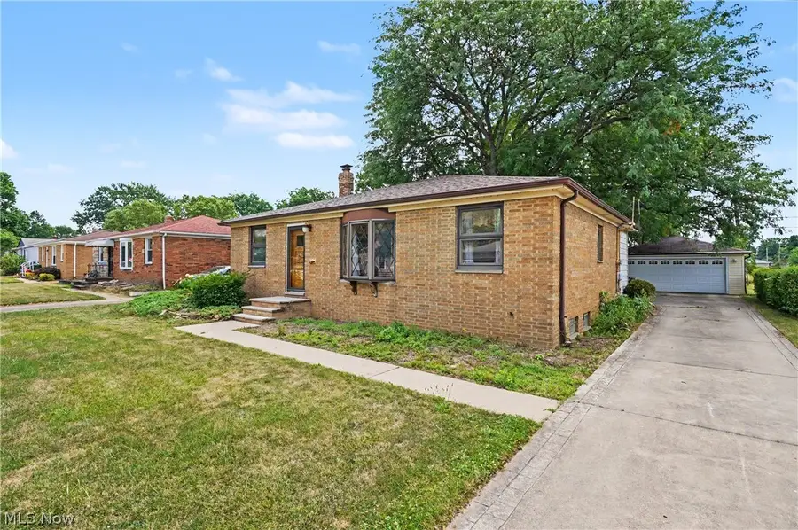 11905 Ronald Drive, Parma, OH 44130 - #3