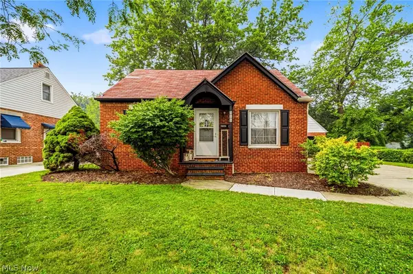 316 E 327th Street, Willowick, OH 44095
