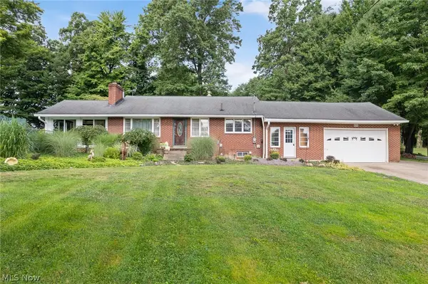 4290 Woodedge Boulevard, New Franklin, OH 44319
