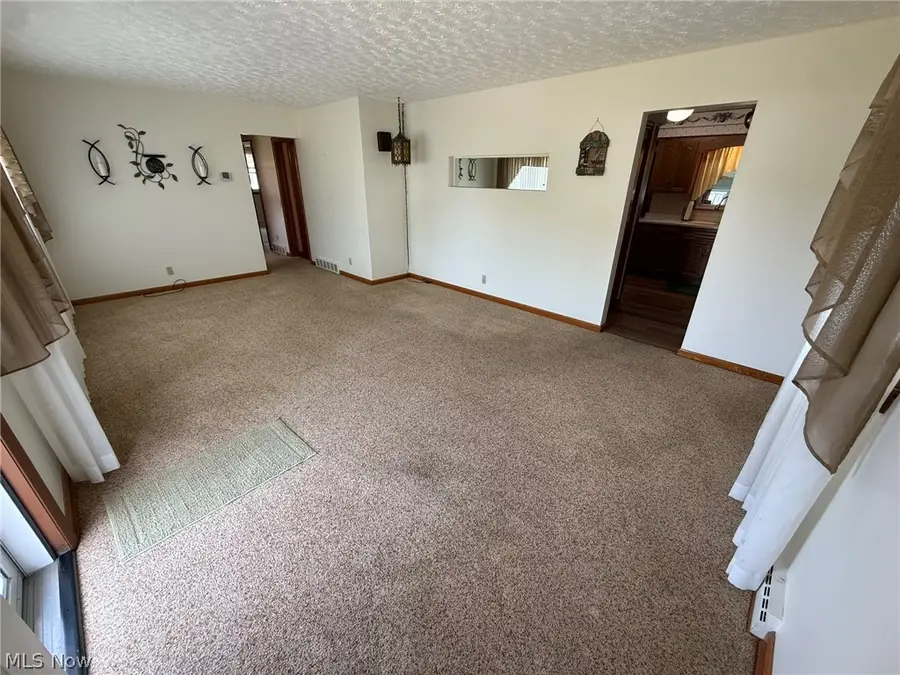 1031 Kaderly Nw Street, New Philadelphia, OH 44663 - #2