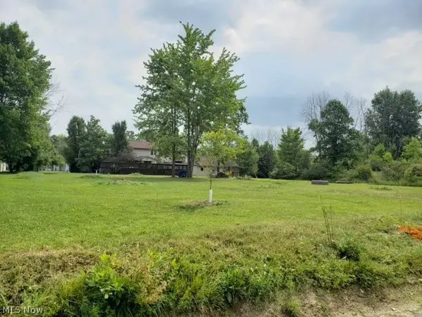 649-651 Wren Circle, Roaming Shores, OH 44084