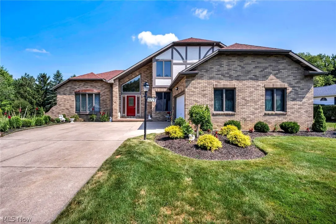 6229 Kenarden Drive, Highland Heights, OH 44143 - #1
