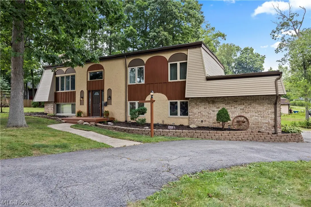 823 Willow Hollow Court, Amherst, OH 44001 - #1