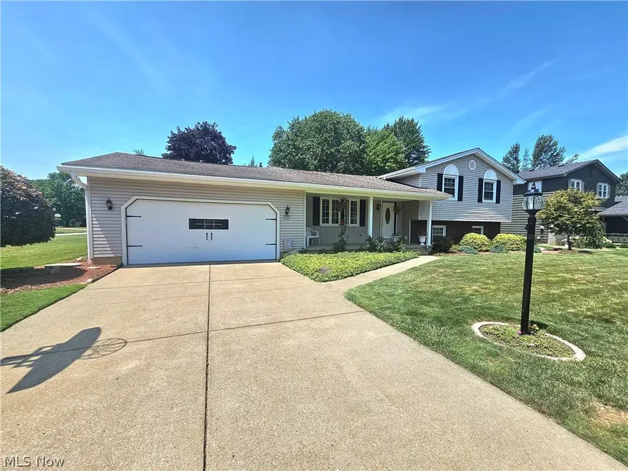 8394 Four Seasons Trail, Poland, OH 44514 - #2