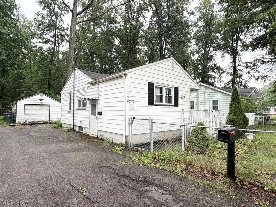 1774 Norwood Nw Street, Warren, OH 44485 - #3