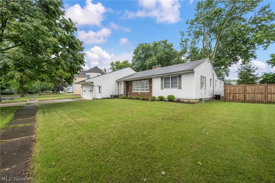 1030 Hillsdale Avenue, Lorain, OH 44052 - #2