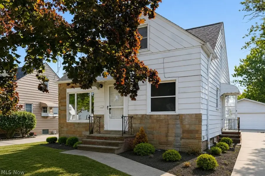 1405 Washington Boulevard, Mayfield Heights, OH 44124 - #2