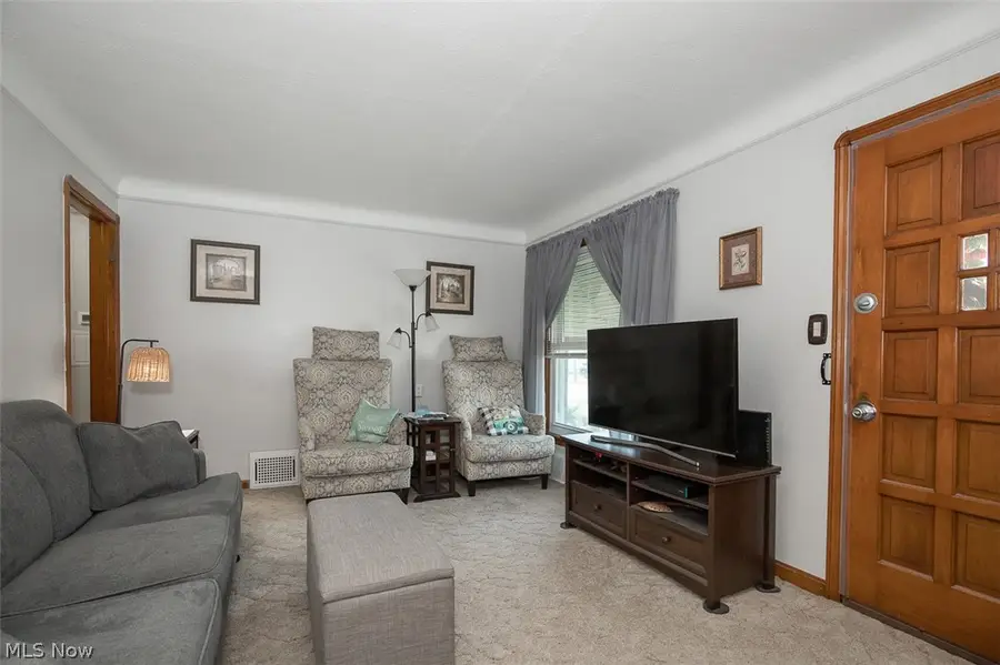 5105 W 6th Street, Brooklyn Heights, OH 44131 - #3