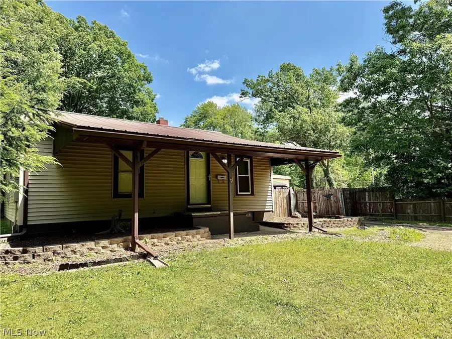 2108 Clermont Ne Avenue, Warren, OH 44484 - #2