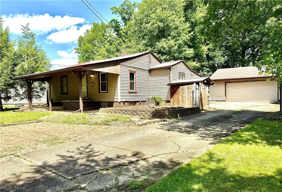 2108 Clermont Ne Avenue, Warren, OH 44484 - #3