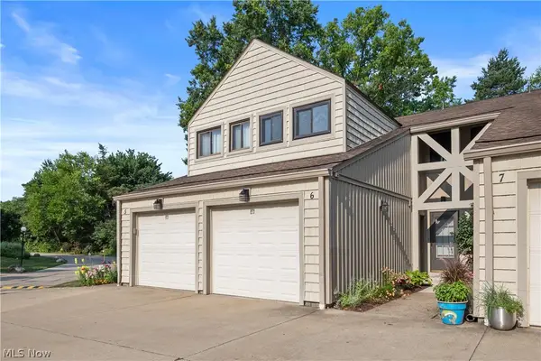 6 Landings Way, Avon Lake, OH 44012