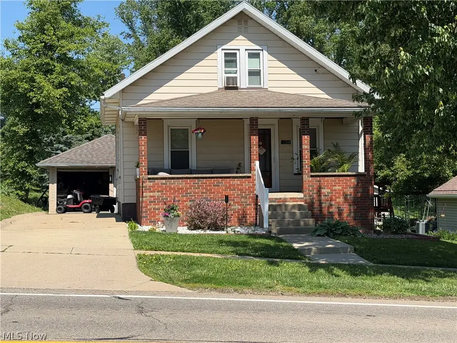 128 NW Mill Nw Street, Sugarcreek, OH 44681 - #3