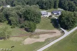 13862 Lawnfield Street Sw, Beach City, OH 44608