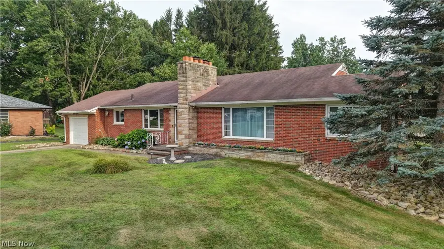 3122 Sweitzer Nw Street, Uniontown, OH 44685 - #2