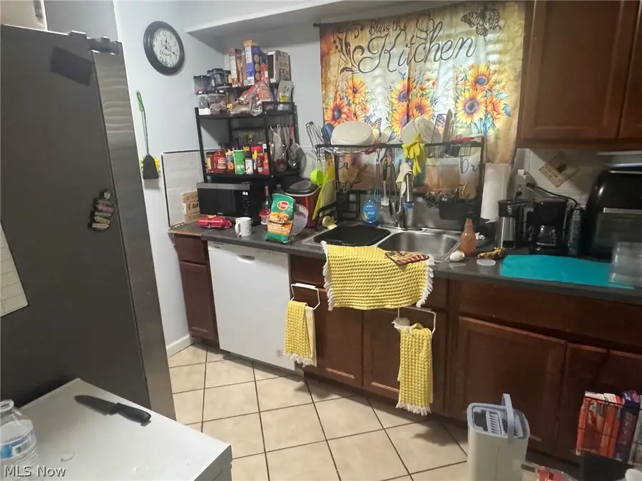 4669 E 174th Street, Cleveland, OH 44128 - #3
