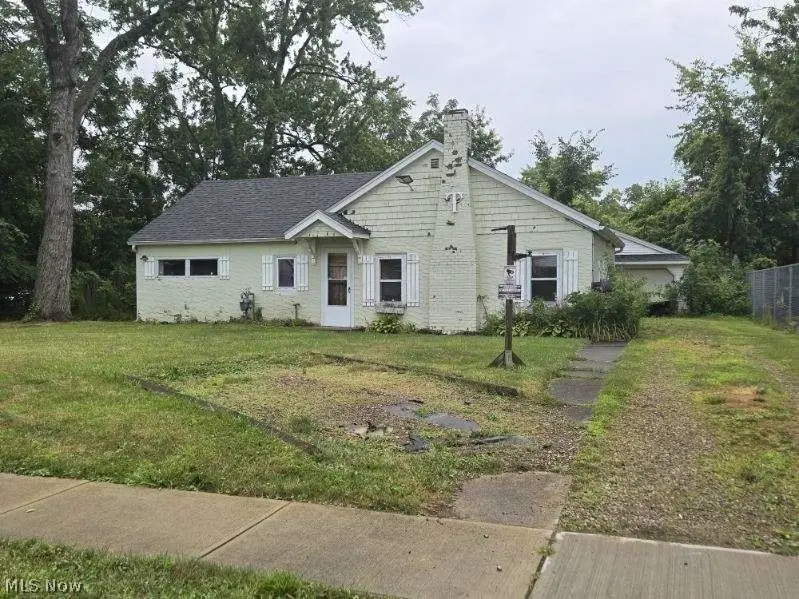 375 Bon Air Avenue, Elyria, OH 44035 - #1
