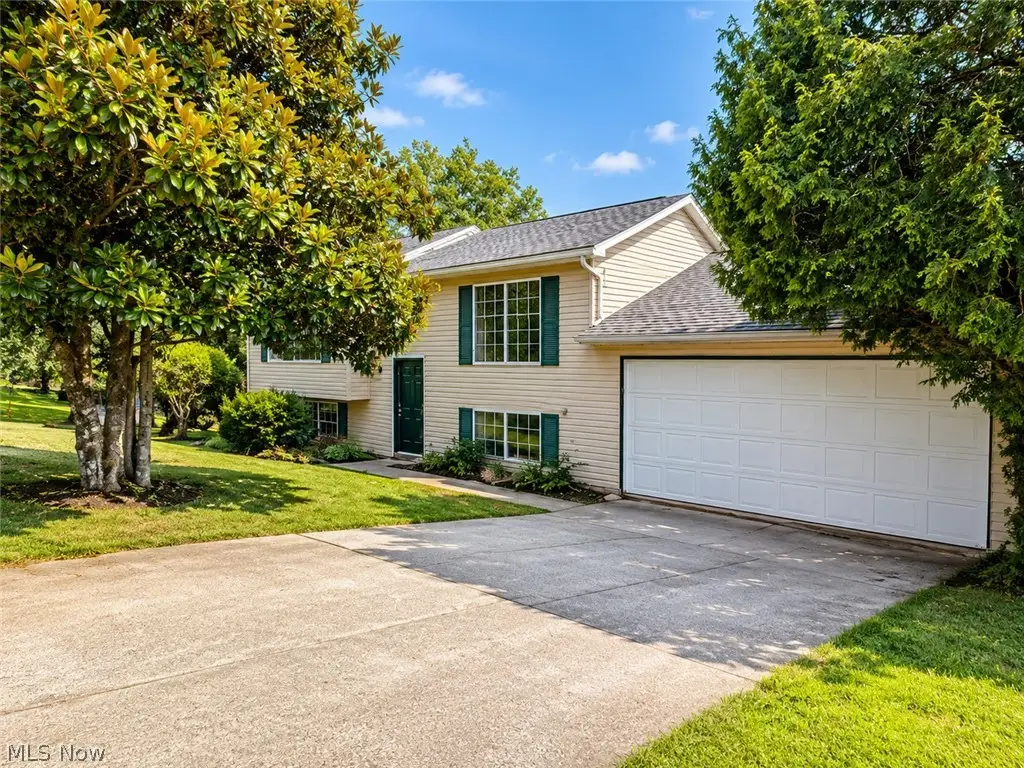 105 Walnut Ridge Drive, Little Hocking, OH 45742 - #1