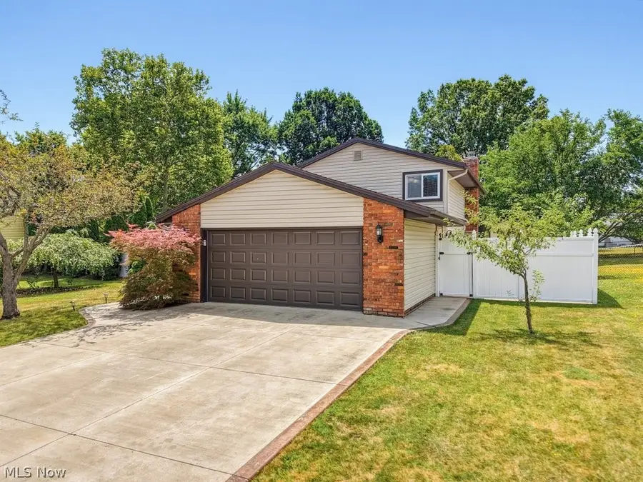 7875 Newcomb Drive, Parma, OH 44129 - #2