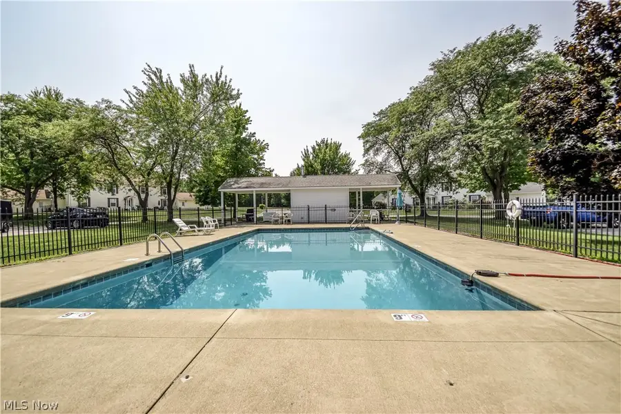 551 Heritage Square #301, Jefferson, OH 44047 - #2