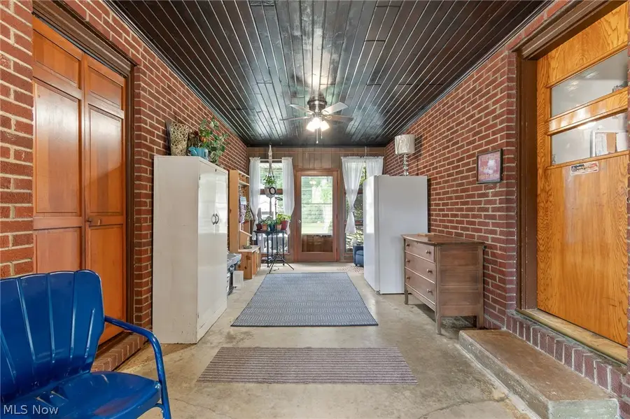 711 27th Nw Street, Massillon, OH 44647 - #2