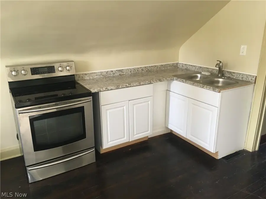 429 W Glenaven Avenue, Youngstown, OH 44511 - #3