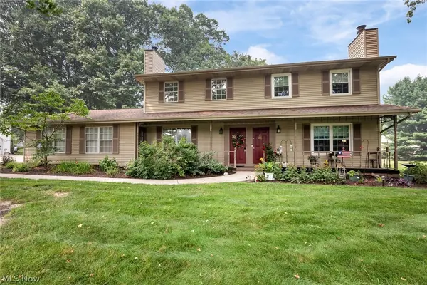 2927 Pleasant Nw Street, North Canton, OH 44720