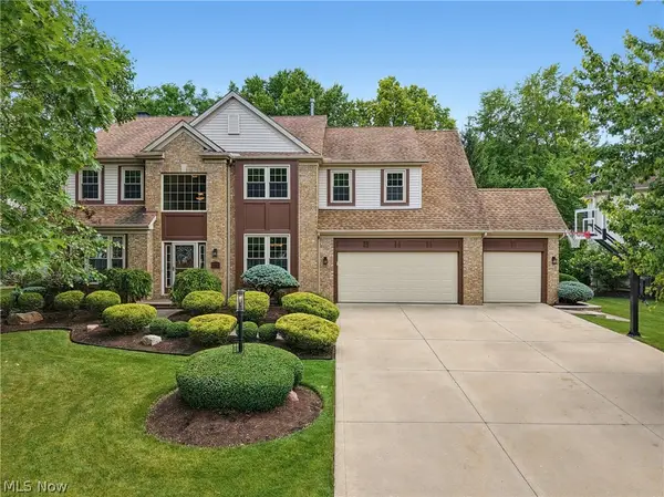 15097 Scarlet Oak Trail, Strongsville, OH 44149