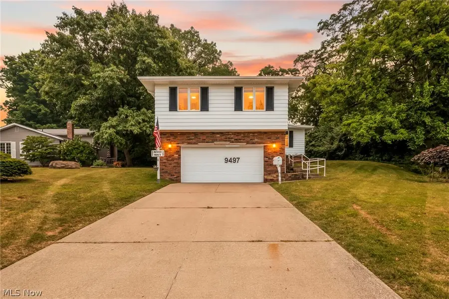 9497 Idlewood Drive, Brooklyn, OH 44144 - #2
