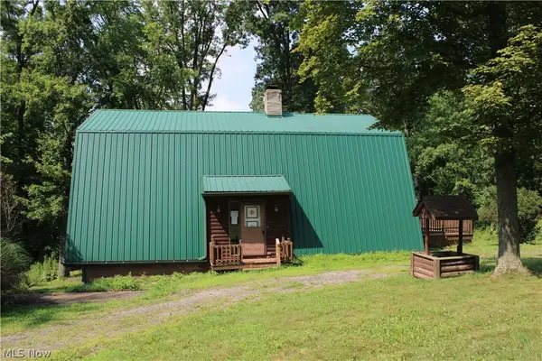13893 County Road 100, Lakeville, OH 44638