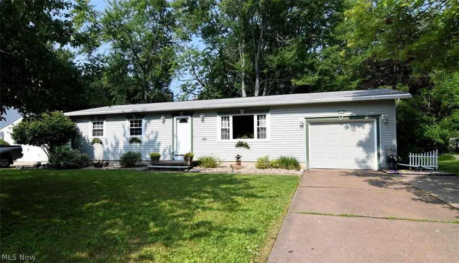 594 Terra Lane, Amherst, OH 44001 - #3