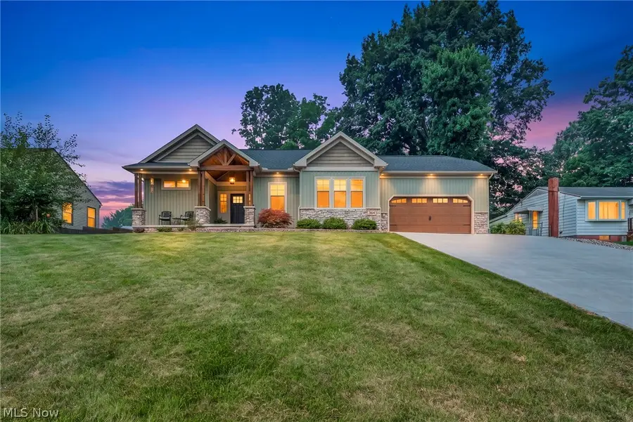 364 31st Sw Street, Barberton, OH 44203 - #2